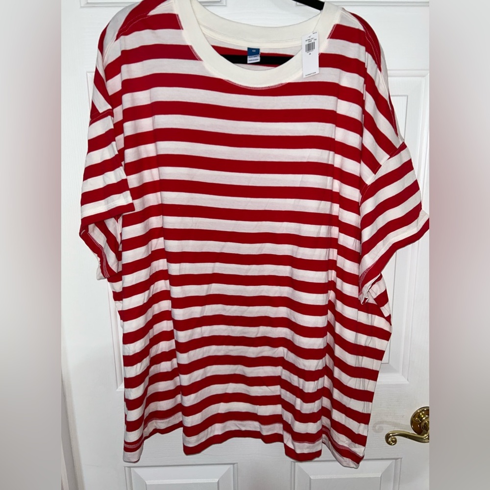 Womens old navy short sleeve top size 4X never worn w/ tags